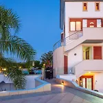 Villa Nikis *