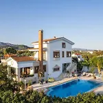 Nikis Villa