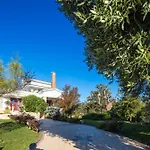 Villa Nikis *